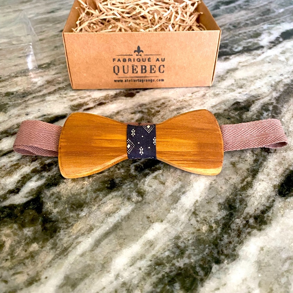 Wooden bow tie